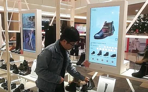 RFID超高頻讀寫器UR6263應用于智慧門店展示管理